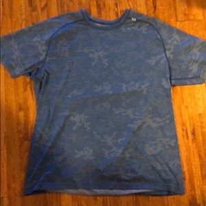 Lululemon XXL metal vent short sleeve